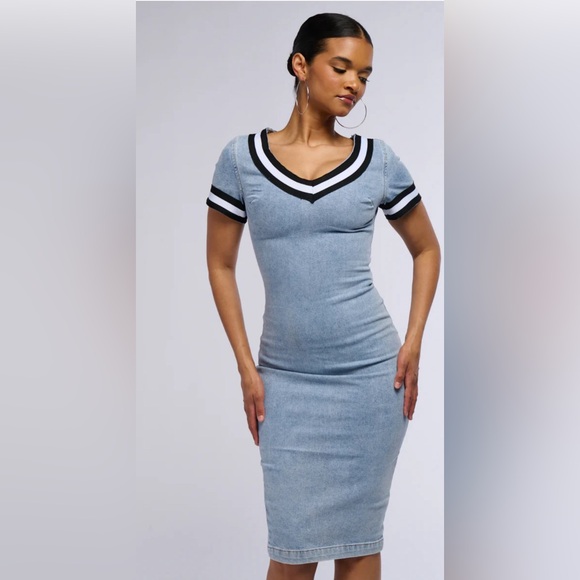 AKIRA SPORTY AND NICE DENIM MIDI DRESS - Picture 2 of 4